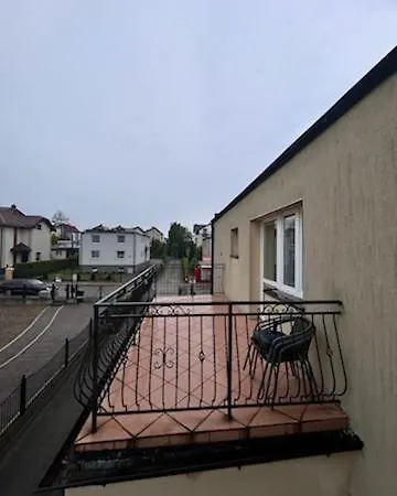 Familijna *